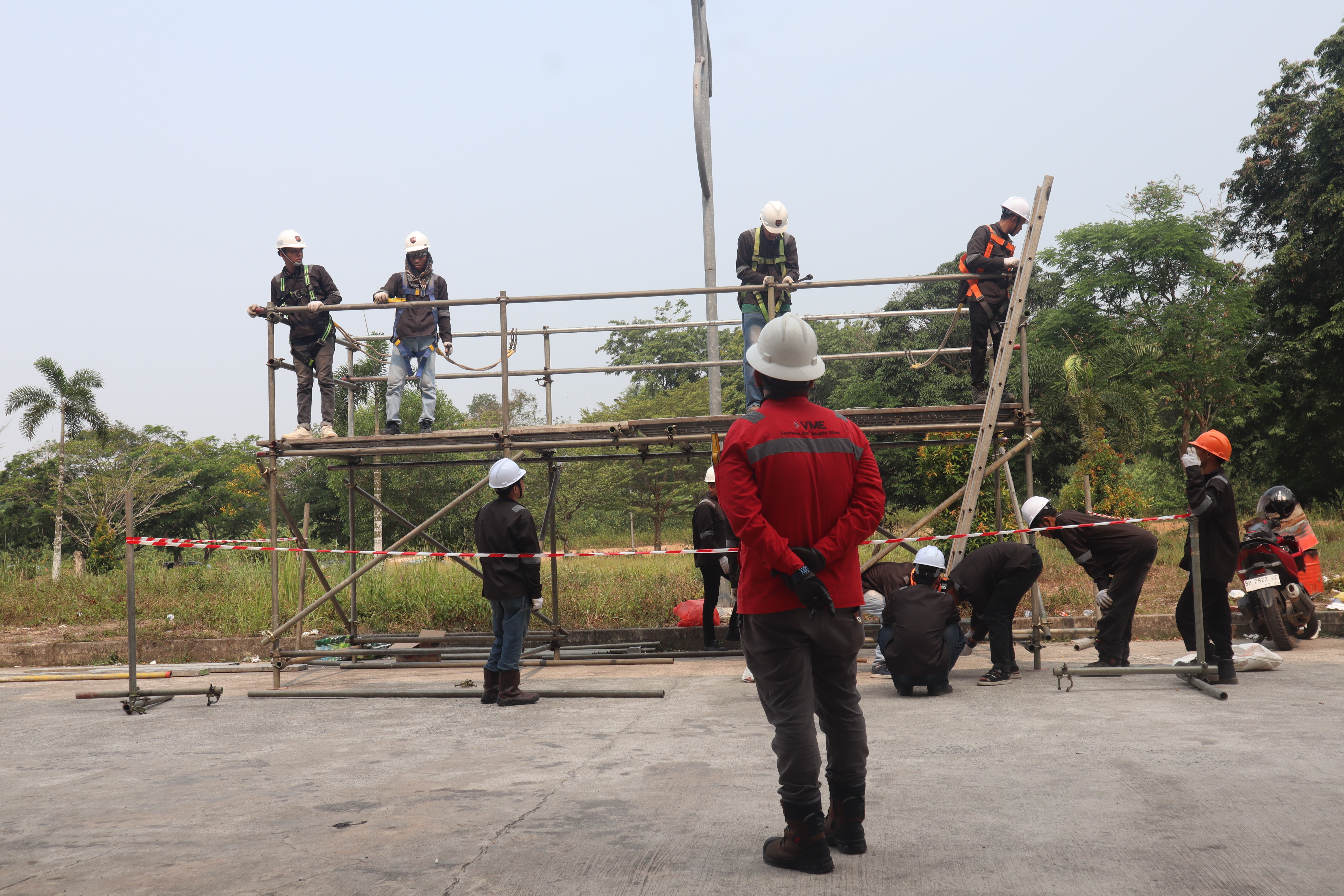 Kepemimpinan & Supervisi Lapangan bagi Supervisor Industri